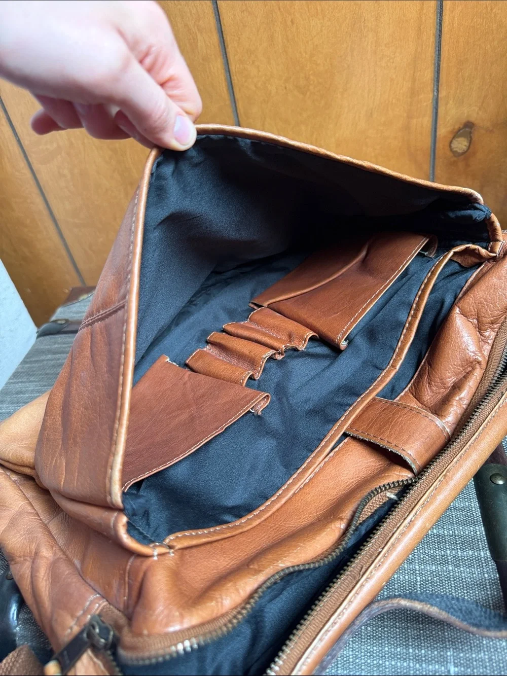 Classic Men's Brown Leather Messenger Bag with Buckle Flap
